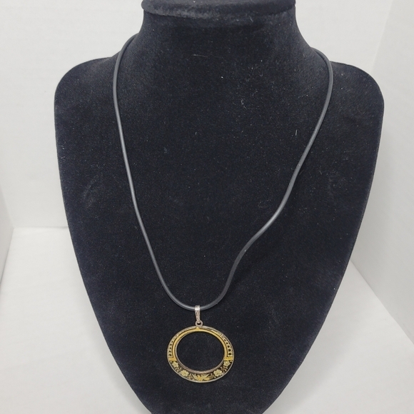 Fashion Jewelry  black cord‎ Necklace with circle Pendant flower design 1… - Picture 2 of 5